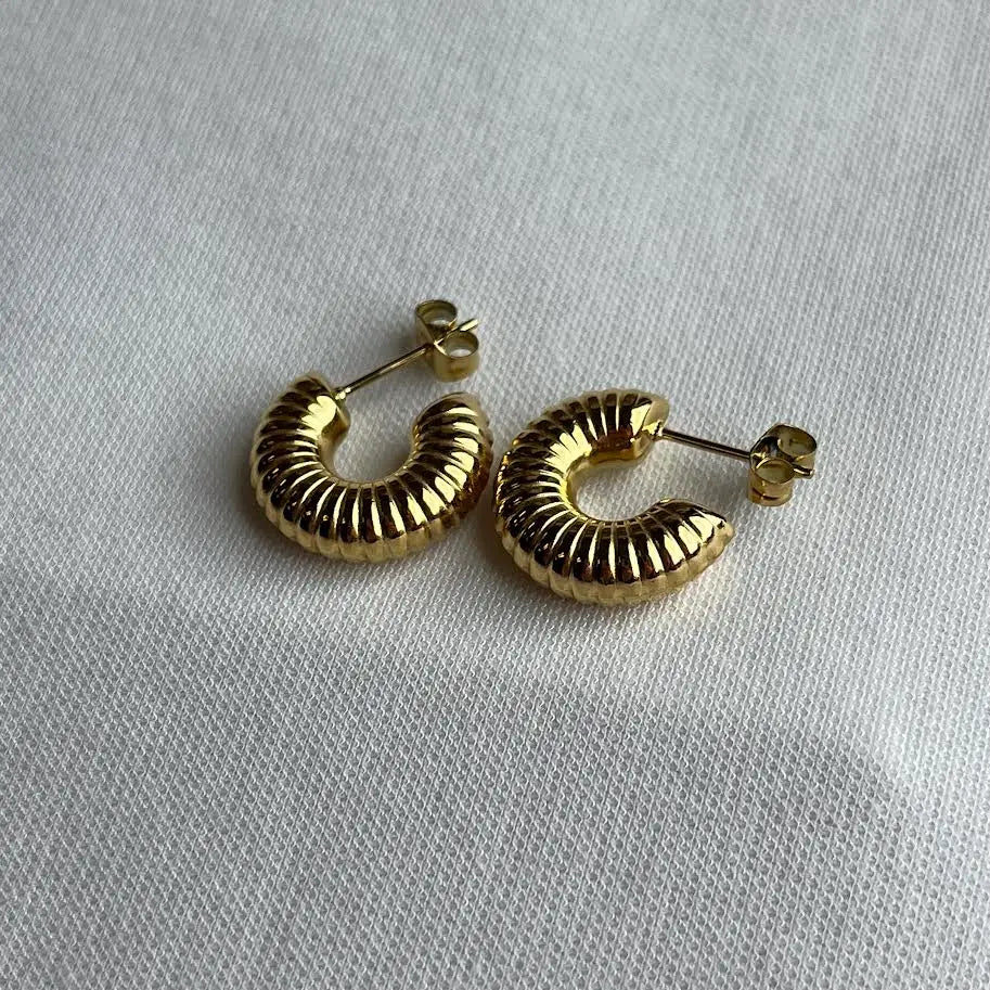 Ribbed Hoops